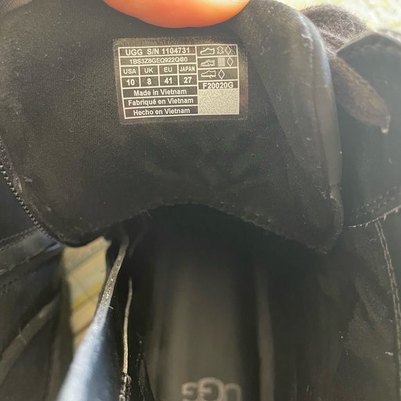 UGG Boots - Picture 2 of 9